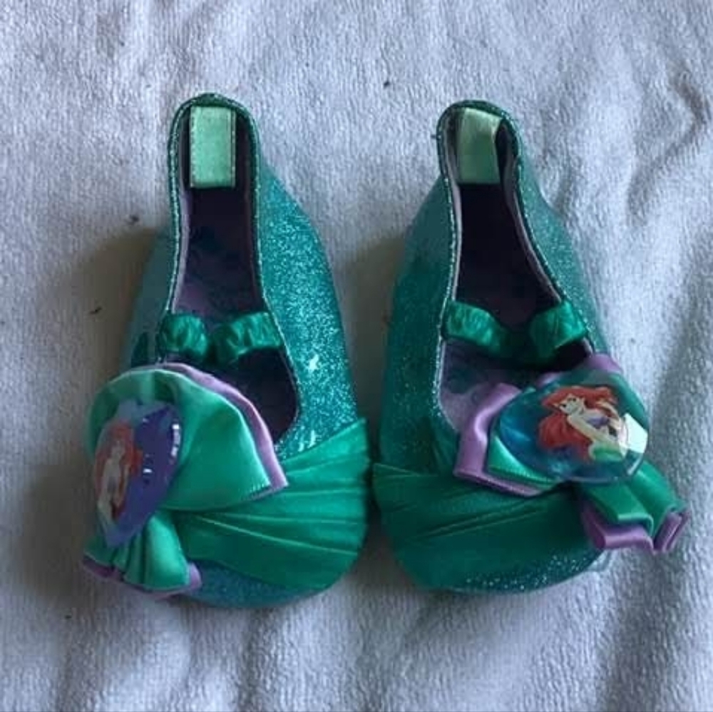 🩶3/$20 5/$30 7/$40🩶Girls Sz 0-6 Months Ariel Shoes